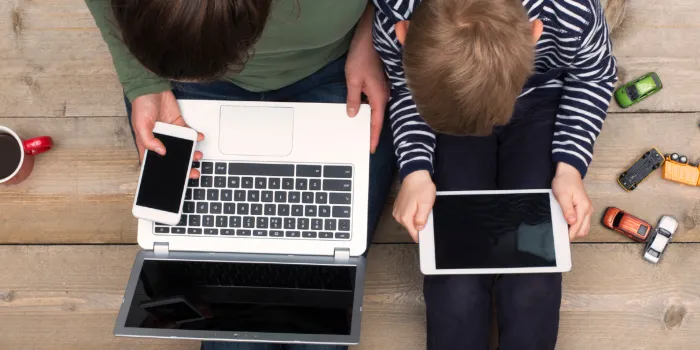 Cómo reducir el tiempo frente a las pantallas en niños sin causar frustración ni llanto