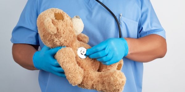 Urgencia pediátrica: cuándo acudir a una clínica y cuándo esperar