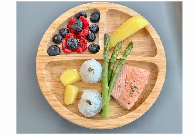 Cuándo y cómo introducir alimentos sólidos (alimentación complementaria)