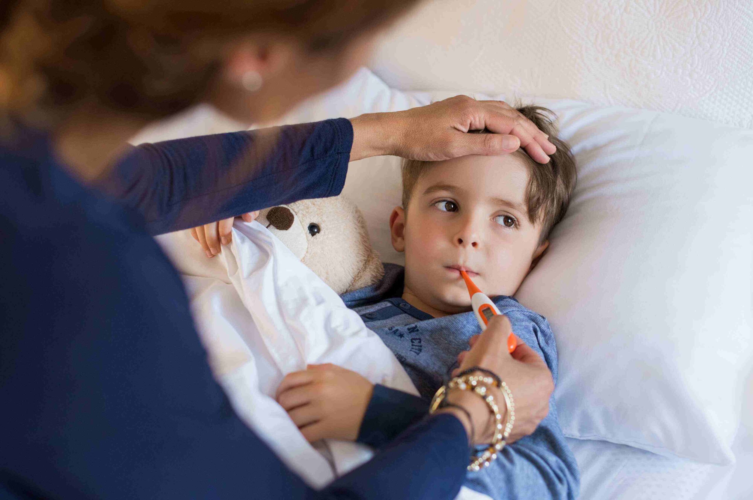Fiebre en niños: cuándo es preocupante y cuándo llevar a urgencia